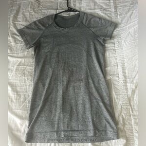 Lululemon Swiftly Tech Short Sleeve size 6